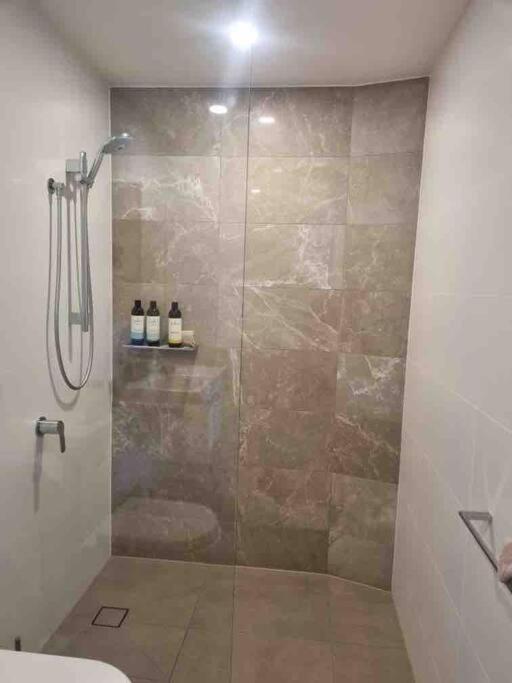 Modern 1 Brm Apartment With Pool Close To Beach Gold Coast Luaran gambar